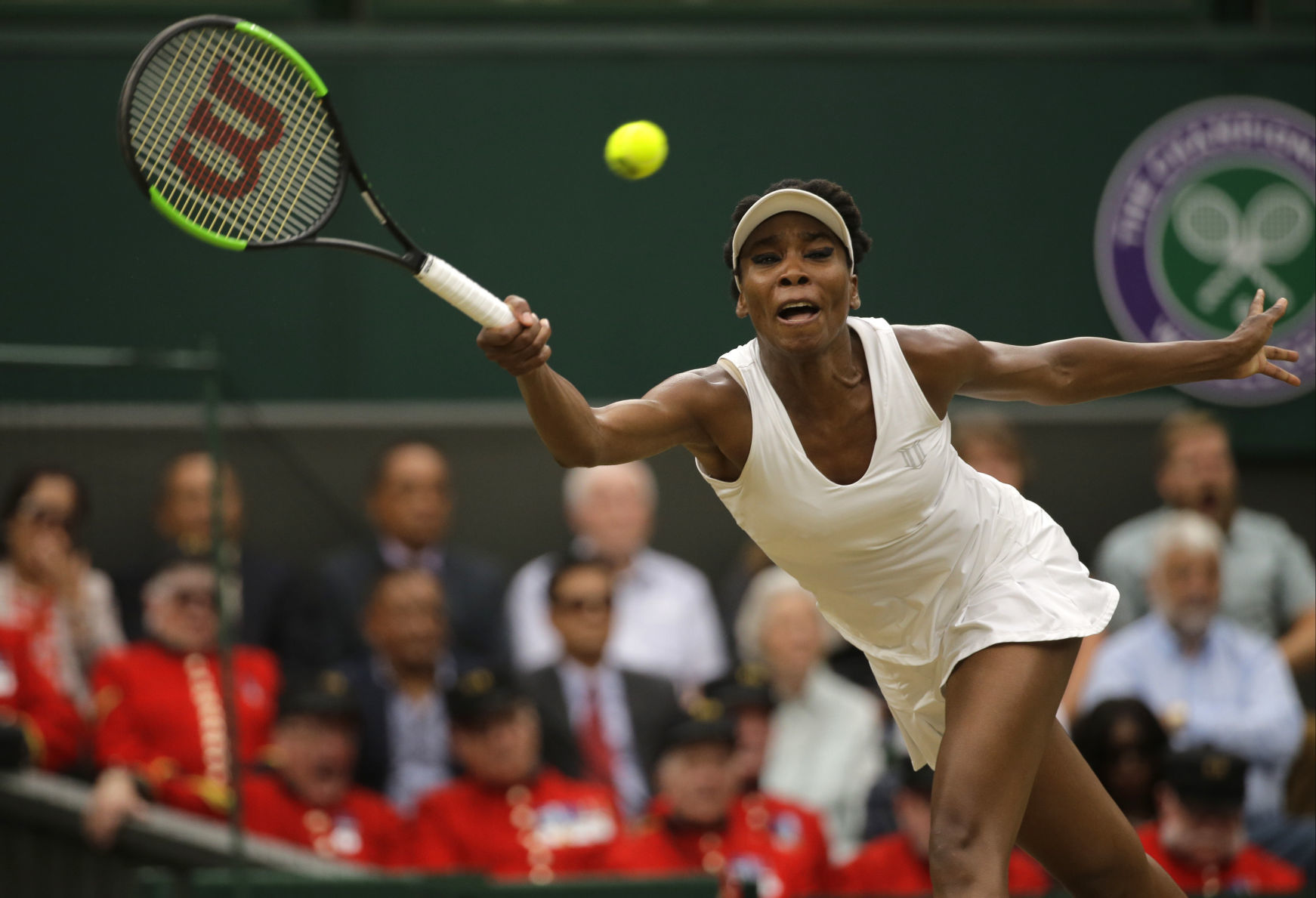 2017: Venus Williams reaches Wimbledon semifinals for 10th time